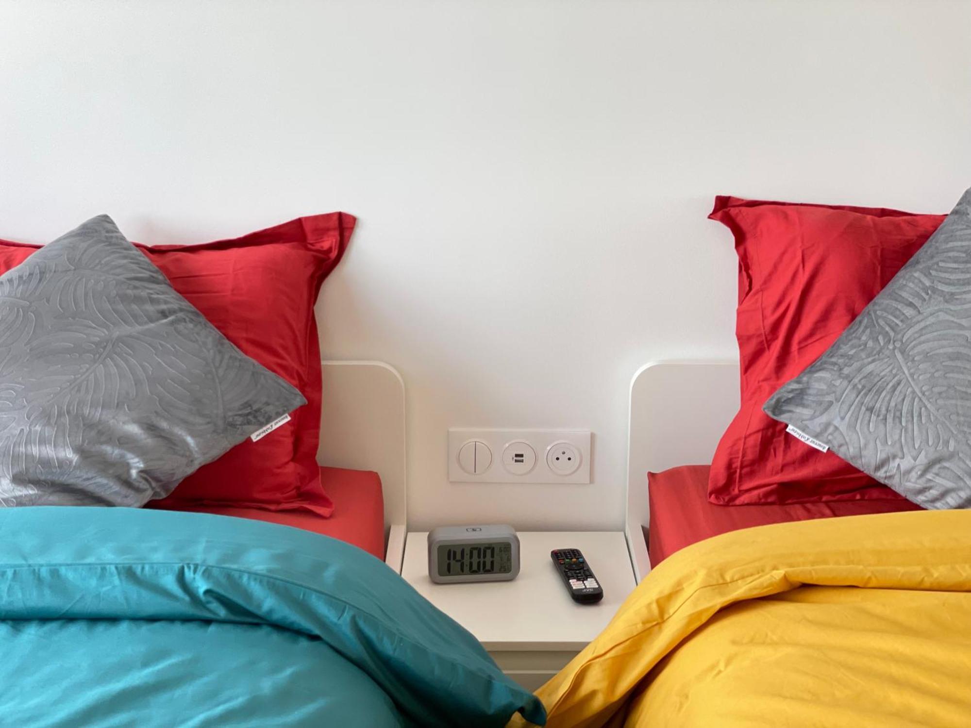 Paris Pantin Magnifique Appartement 4 Pieces De 108M2 Avec 2 Parking Interieur - Tres Cosy Pour 1 A 12 Personnes - Entierement Refait A Neuf Entire Apartment Luxurious And Warm - Pantin Paris 19 Eme Free Wifi Gratuit Buitenkant foto
