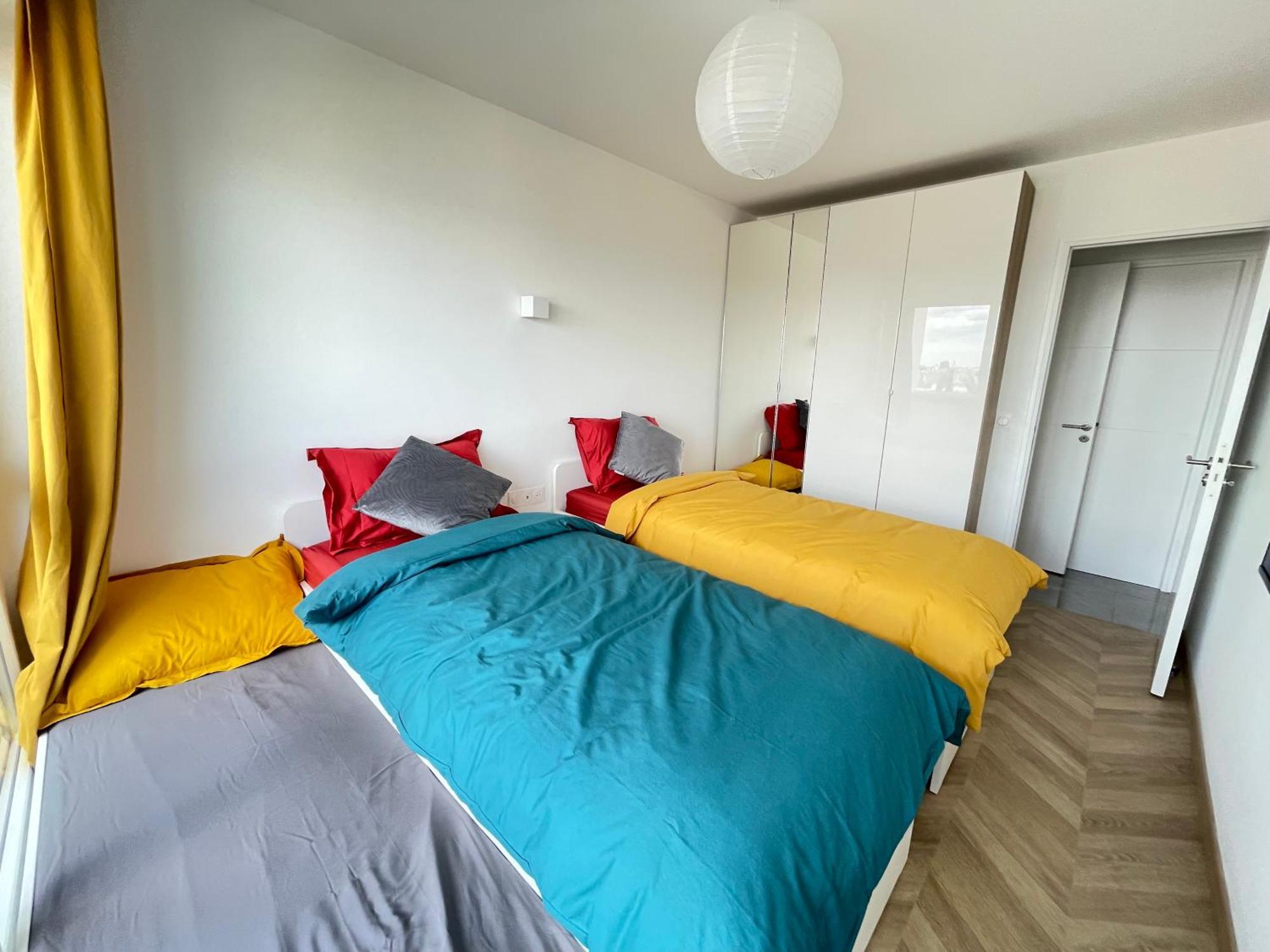 Paris Pantin Magnifique Appartement 4 Pieces De 108M2 Avec 2 Parking Interieur - Tres Cosy Pour 1 A 12 Personnes - Entierement Refait A Neuf Entire Apartment Luxurious And Warm - Pantin Paris 19 Eme Free Wifi Gratuit Buitenkant foto