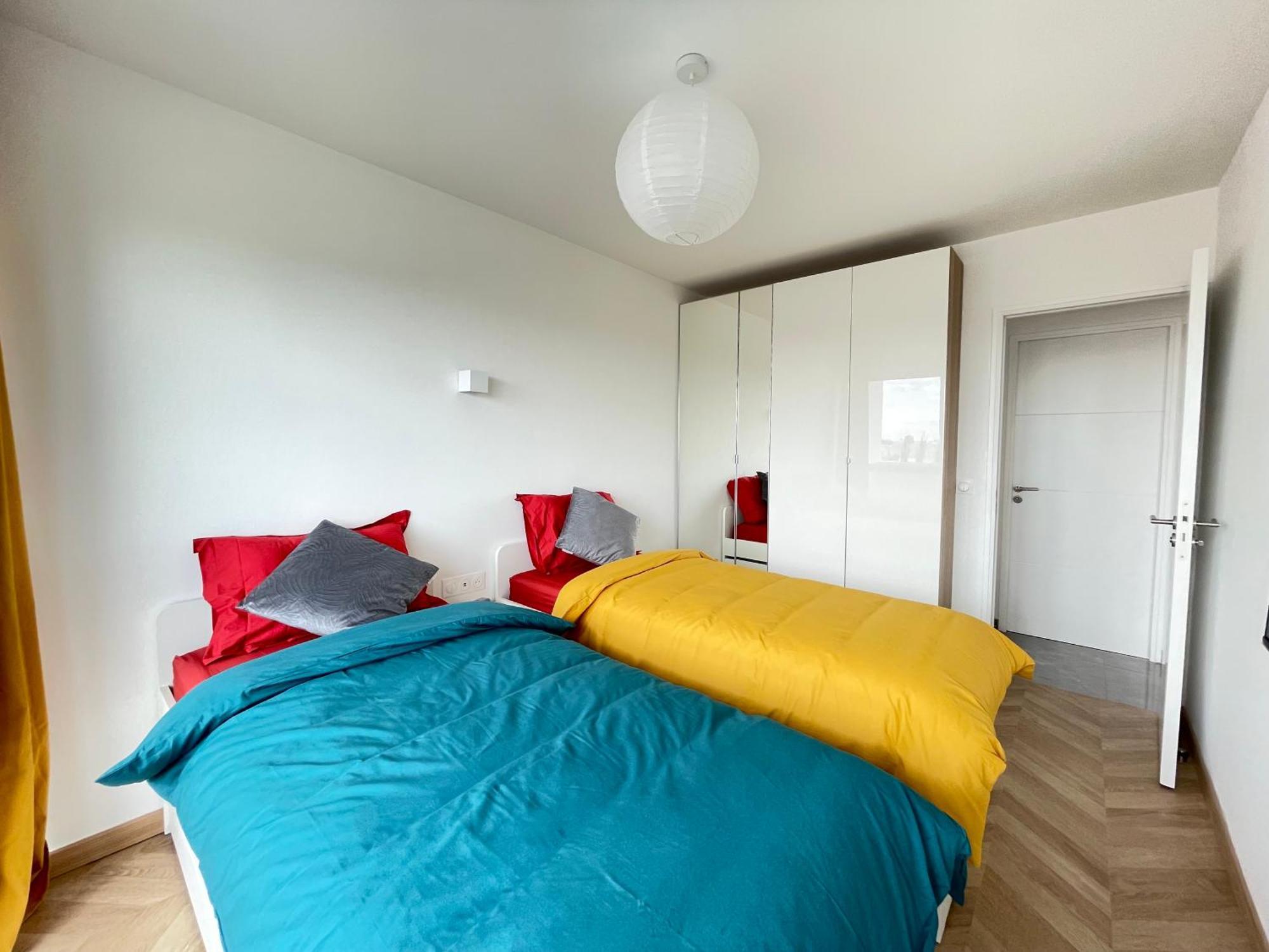 Paris Pantin Magnifique Appartement 4 Pieces De 108M2 Avec 2 Parking Interieur - Tres Cosy Pour 1 A 12 Personnes - Entierement Refait A Neuf Entire Apartment Luxurious And Warm - Pantin Paris 19 Eme Free Wifi Gratuit Buitenkant foto