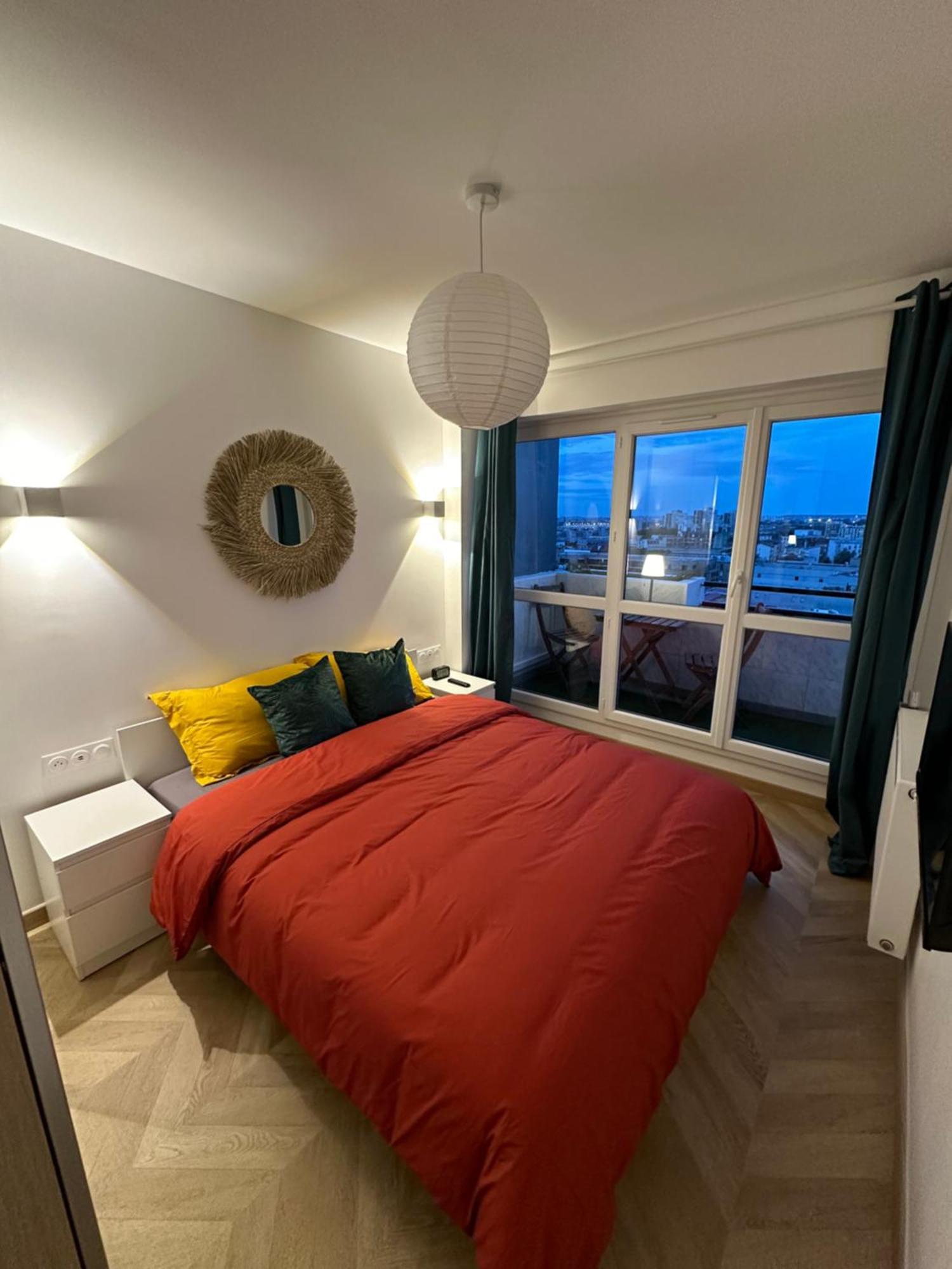 Paris Pantin Magnifique Appartement 4 Pieces De 108M2 Avec 2 Parking Interieur - Tres Cosy Pour 1 A 12 Personnes - Entierement Refait A Neuf Entire Apartment Luxurious And Warm - Pantin Paris 19 Eme Free Wifi Gratuit Buitenkant foto