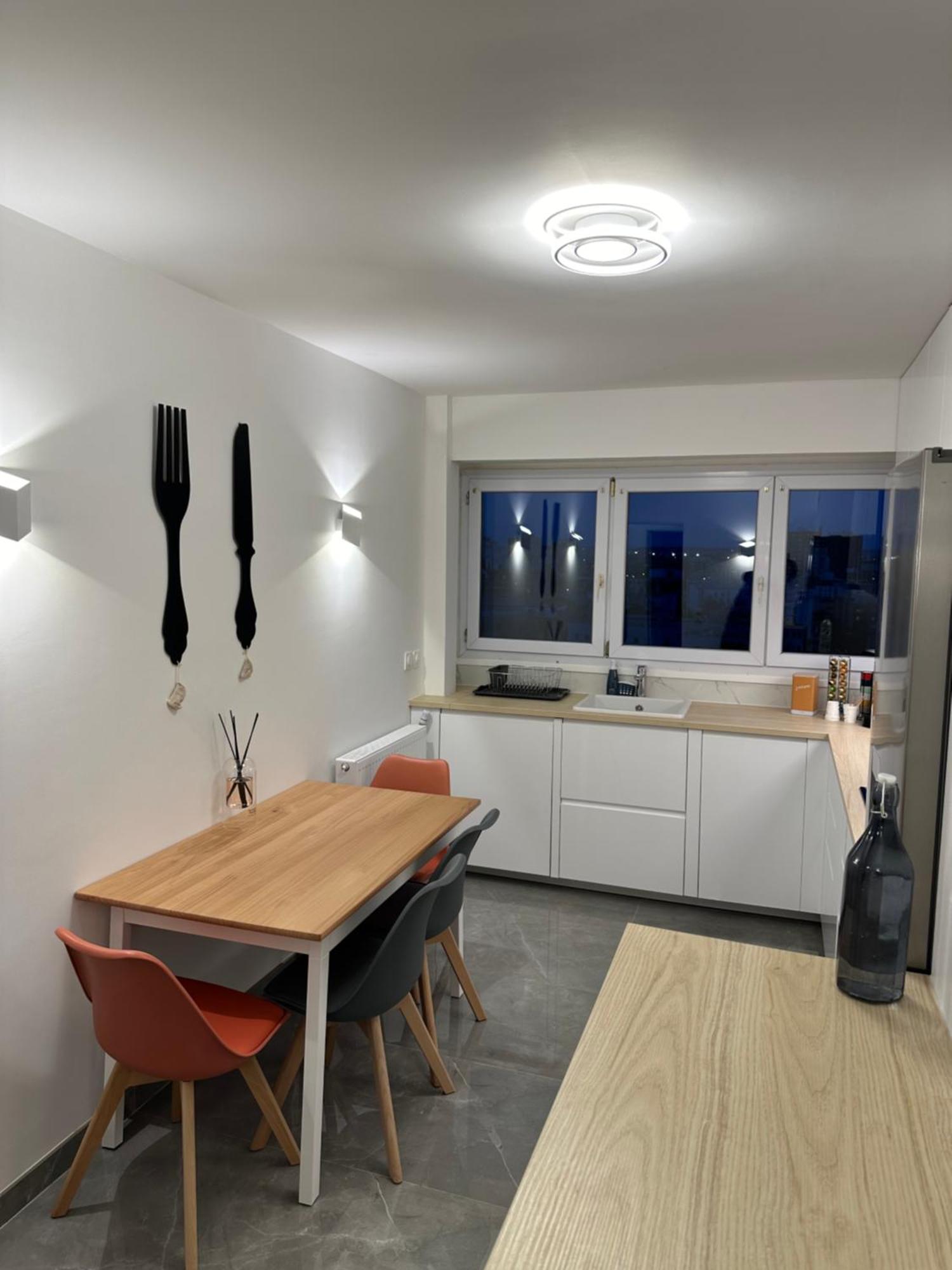 Paris Pantin Magnifique Appartement 4 Pieces De 108M2 Avec 2 Parking Interieur - Tres Cosy Pour 1 A 12 Personnes - Entierement Refait A Neuf Entire Apartment Luxurious And Warm - Pantin Paris 19 Eme Free Wifi Gratuit Buitenkant foto