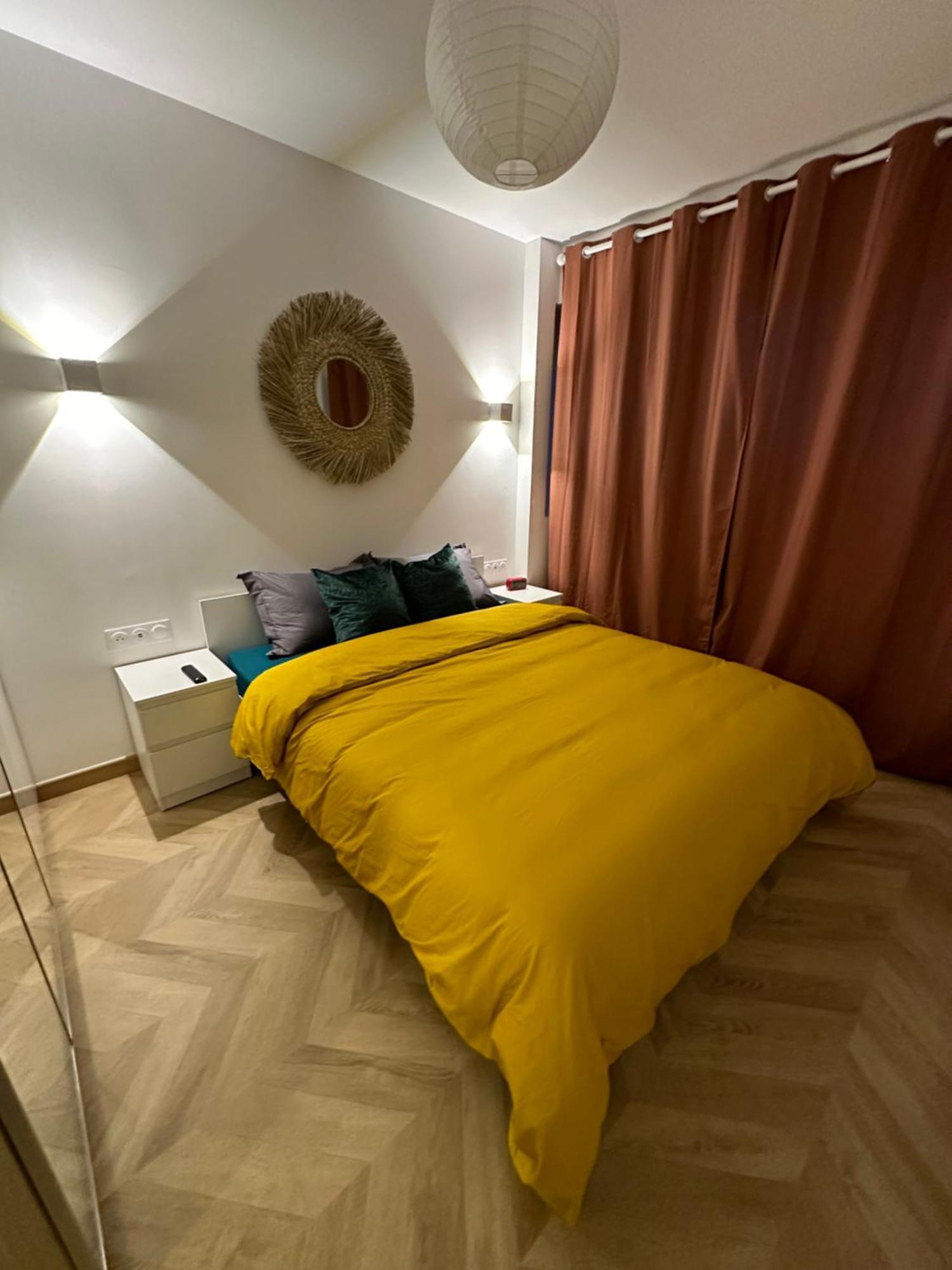 Paris Pantin Magnifique Appartement 4 Pieces De 108M2 Avec 2 Parking Interieur - Tres Cosy Pour 1 A 12 Personnes - Entierement Refait A Neuf Entire Apartment Luxurious And Warm - Pantin Paris 19 Eme Free Wifi Gratuit Buitenkant foto